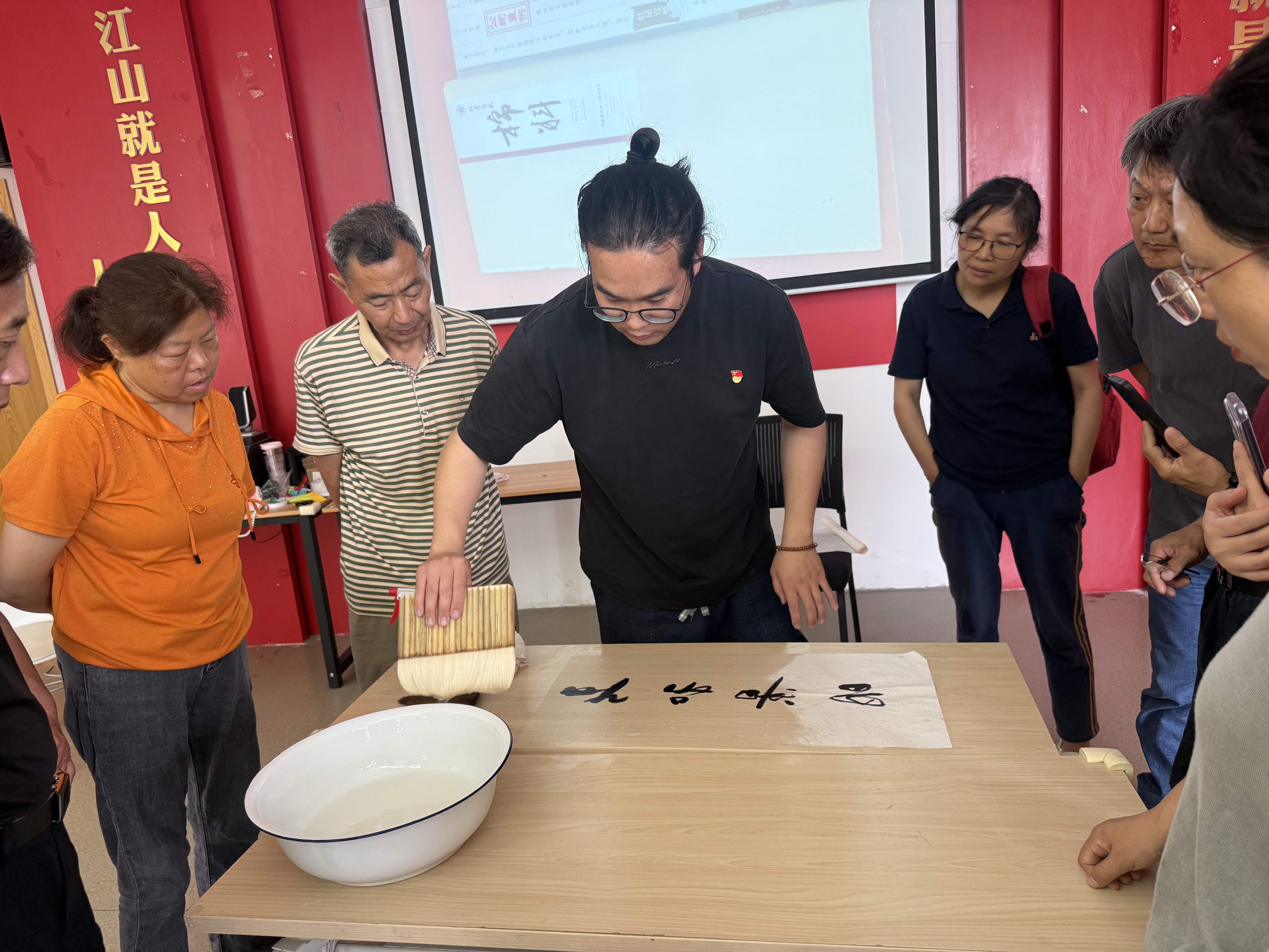 指尖传匠心,千年苏裱技艺来到家门口
