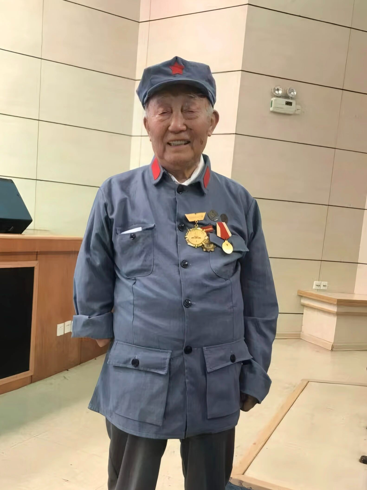 103岁的李培银曾是新四军战士。吴江区供图