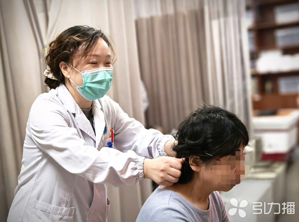 医生为市民诊疗。苏报融媒记者 李静/摄